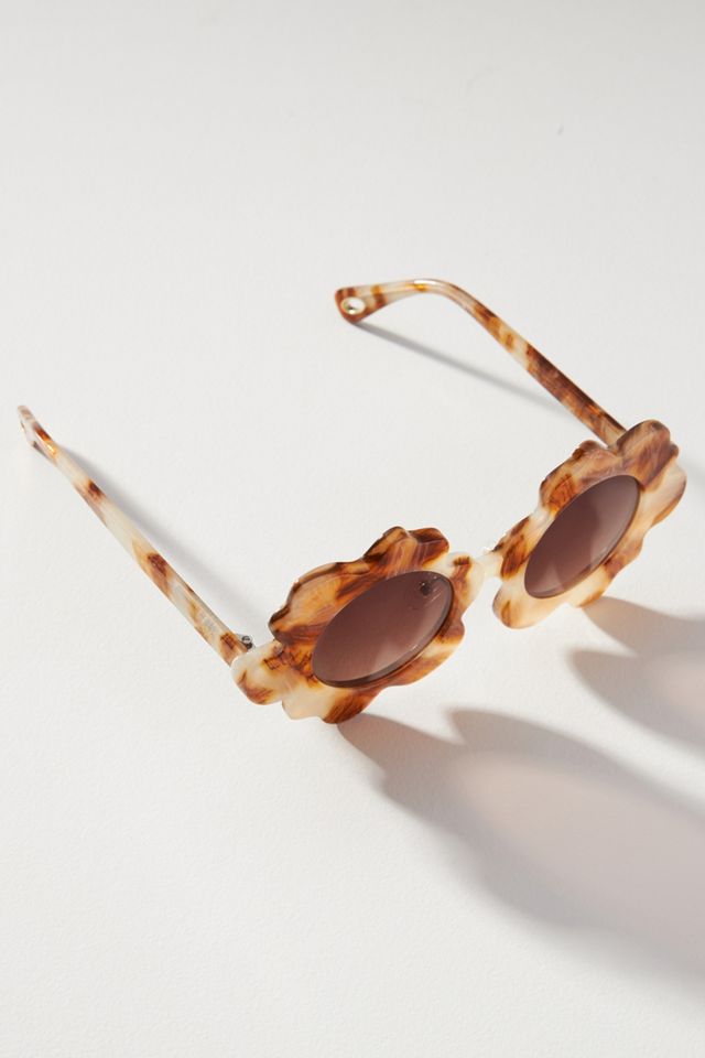 Lele Sadoughi Daisy Round Sunglasses | Anthropologie display picture 3