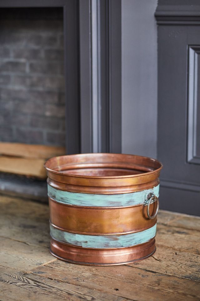 Banded Copper Log Holder