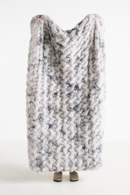 Luxe Faux Fur Throw Blanket
