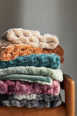 Anthropologie coren outlet faux fur throw