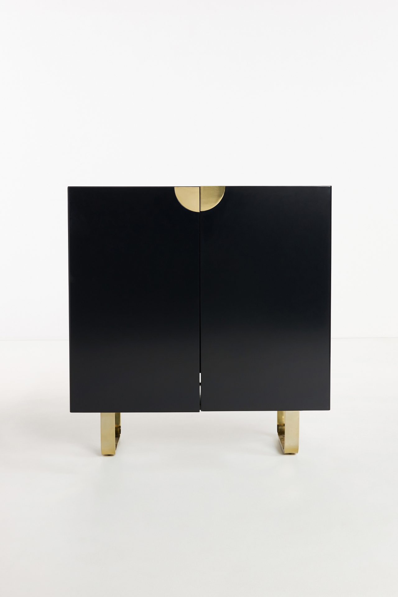 Lacquered Glinda Entryway Cabinet