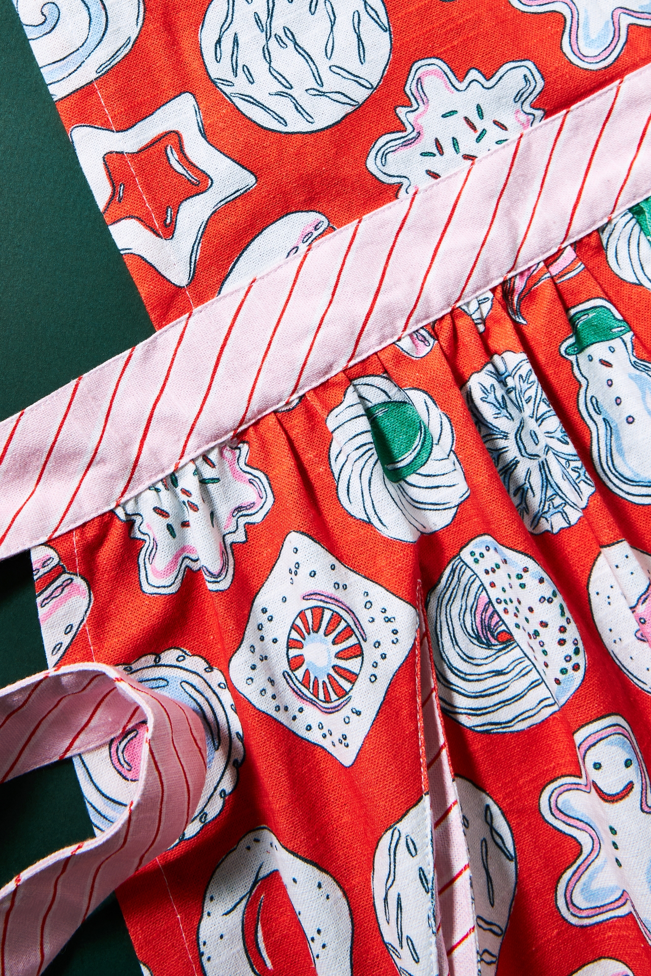 George & Viv Holiday Cookie Apron