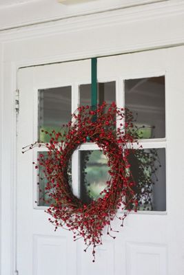 Adjustable Over-the-Door Wreath Hanger