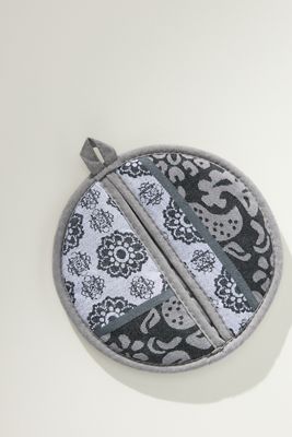 Nifty Jacquard Pot Holder