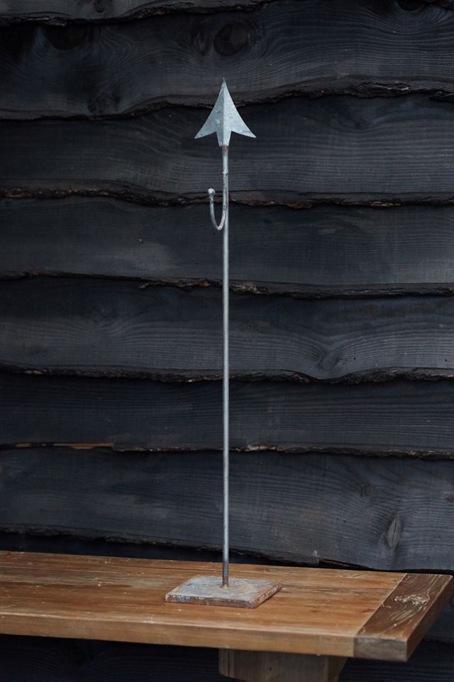 Arrow Standing Iron Wreath Hanger #1