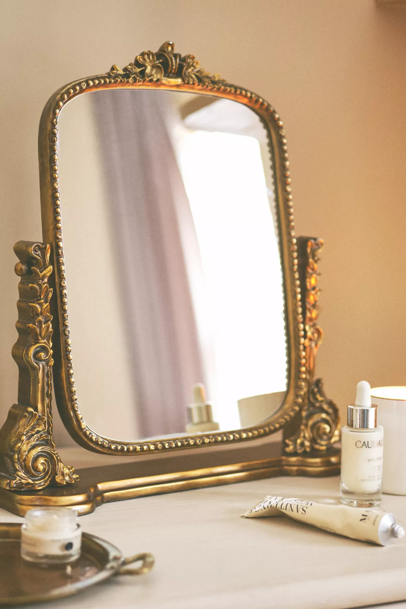 The Gleaming Primrose Vanity Mirror - thumbnail 4