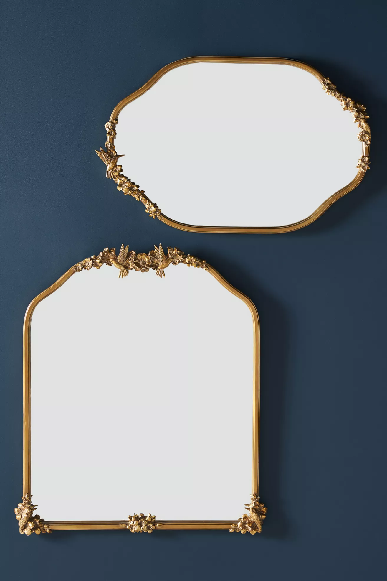 Luisa Hummingbird Gilded Flower Oval Wall Mirror - thumbnail 4