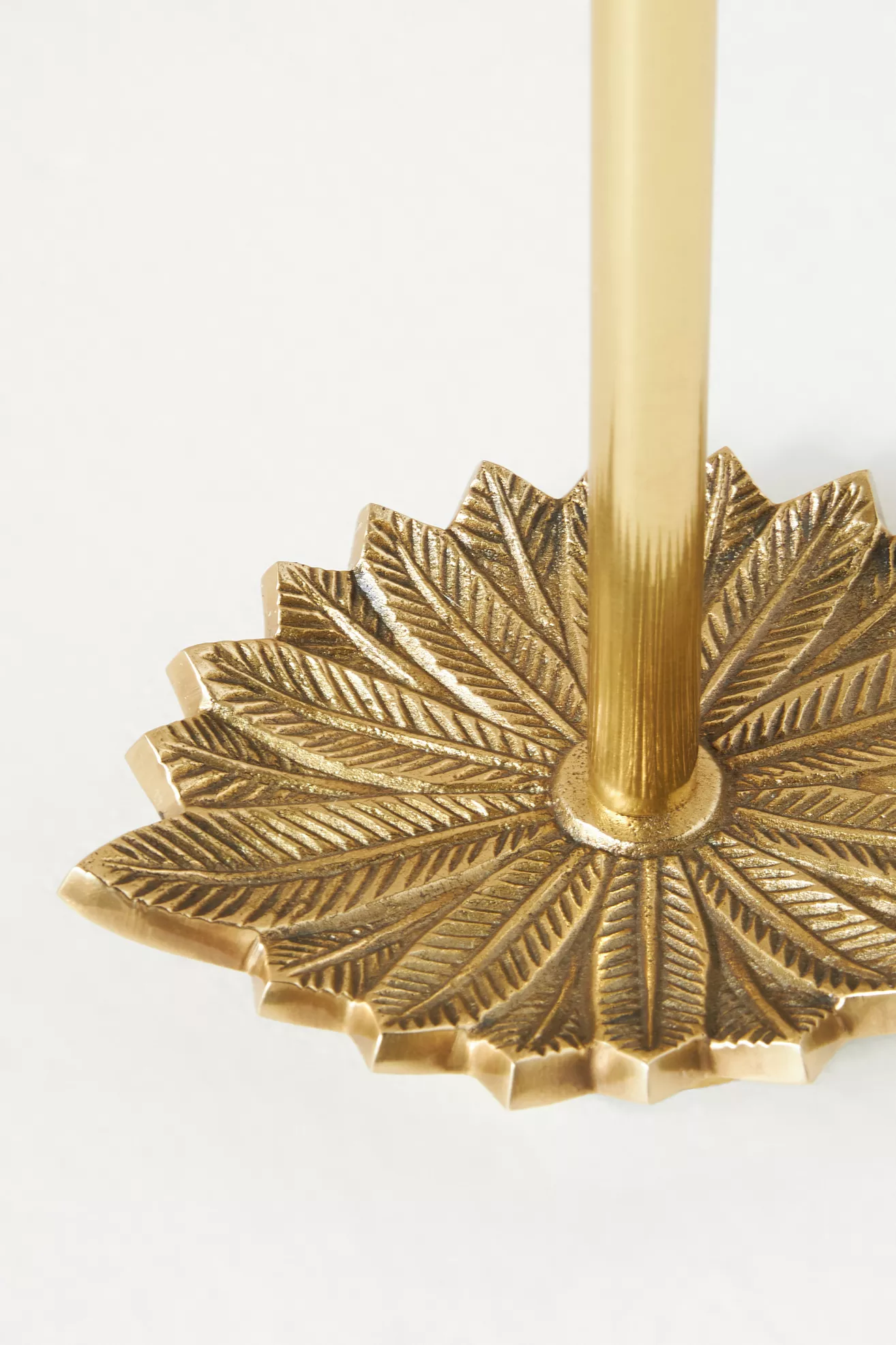 Demeter Feather Standing Toilet Paper Holder - thumbnail 3