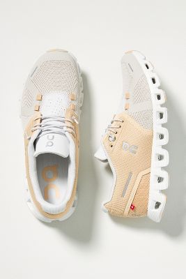 ON ON CLOUD 5 FUSE SNEAKERS