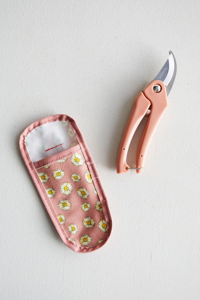 Garden Pruners + Daisy Pouch #1