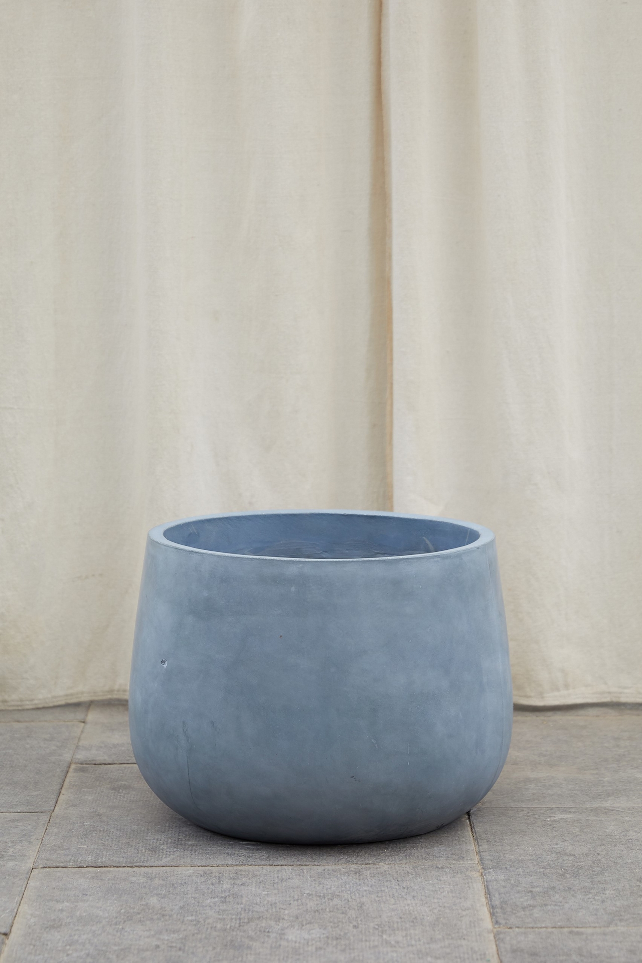 Fiber Concrete Rounded Pot