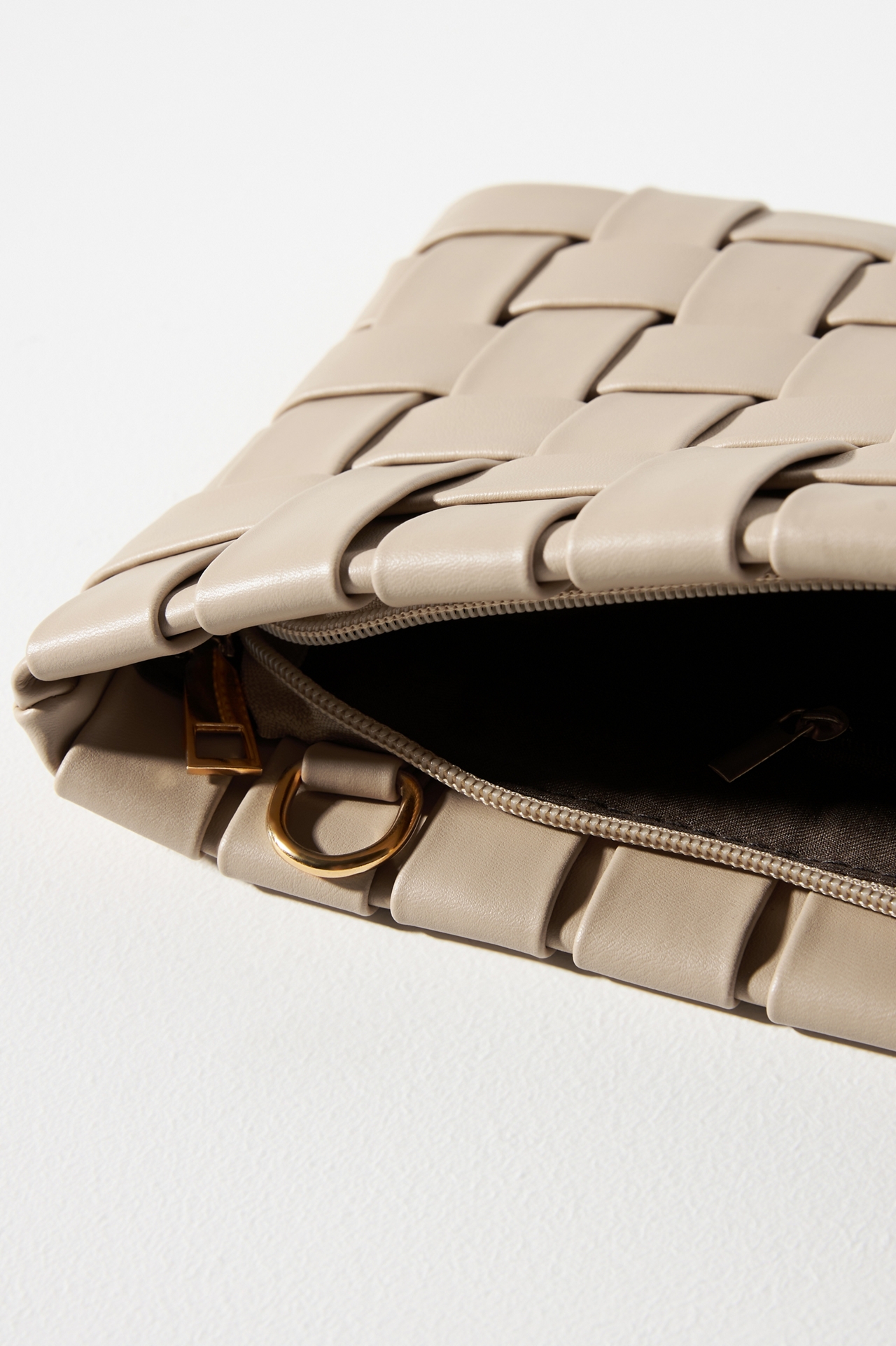 Lindy Woven Clutch