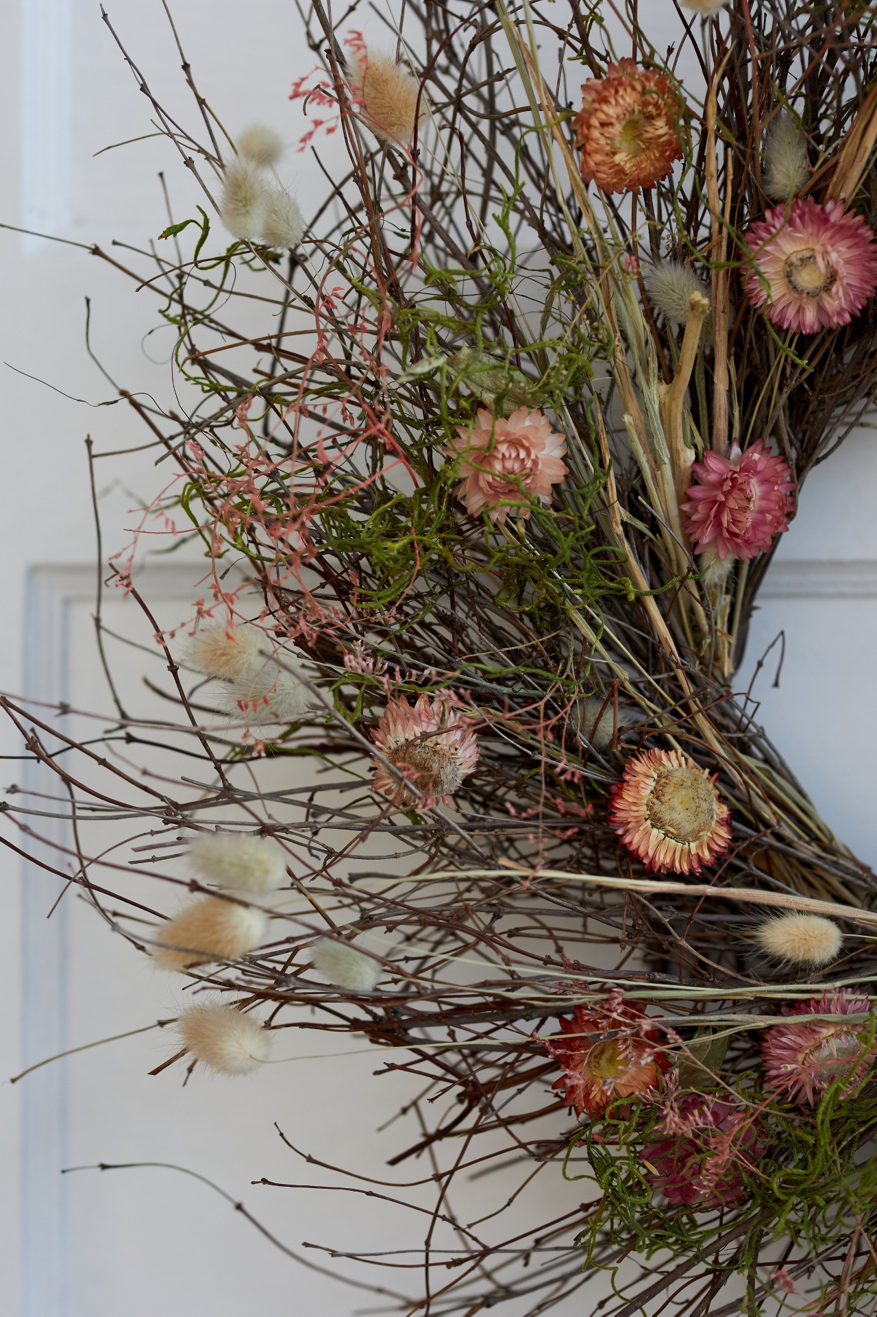 Preserved Caspia, Strawflower + Spanish Moss Wreath