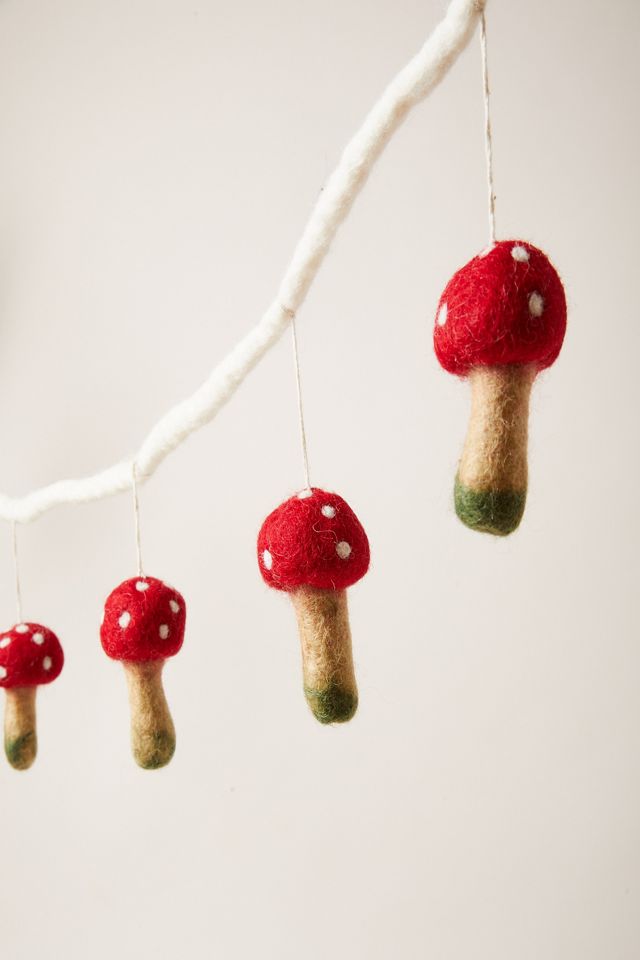 Farmhouse Pottery Felted Mushroom Garland AnthroLiving