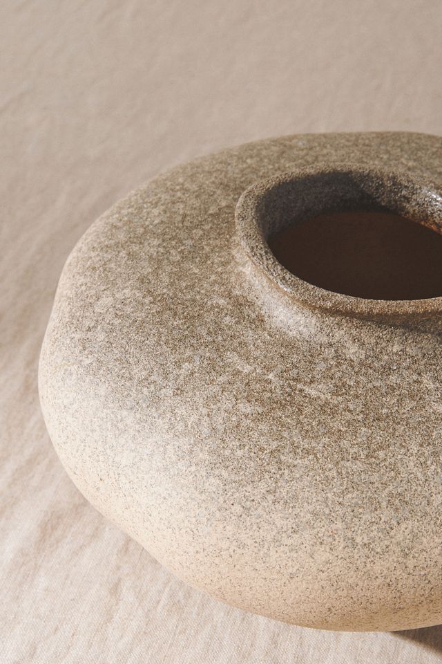 Leo Vase #2