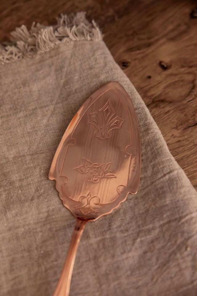 Coppermill Kitchen Vintage Etched Cake Server #1