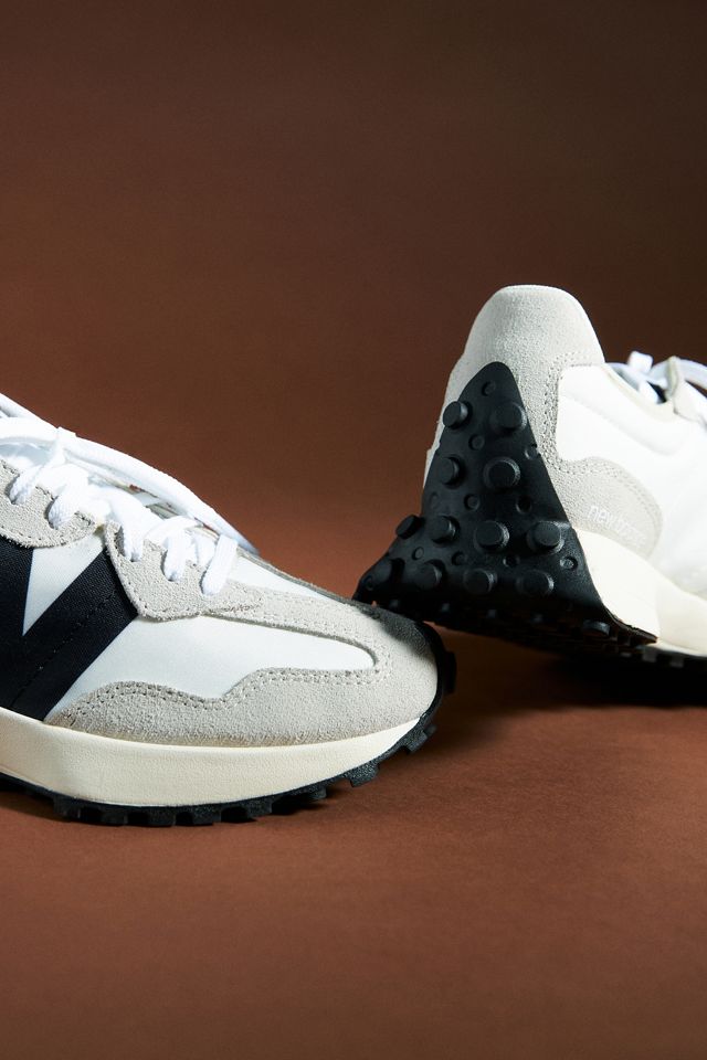 New Balance 327 Sneakers