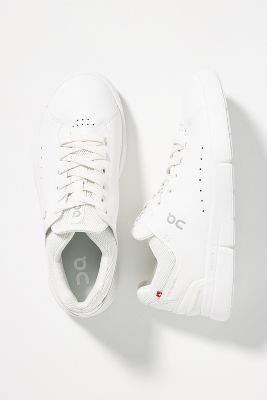 ON THE ROGER ADVANTAGE SNEAKERS
