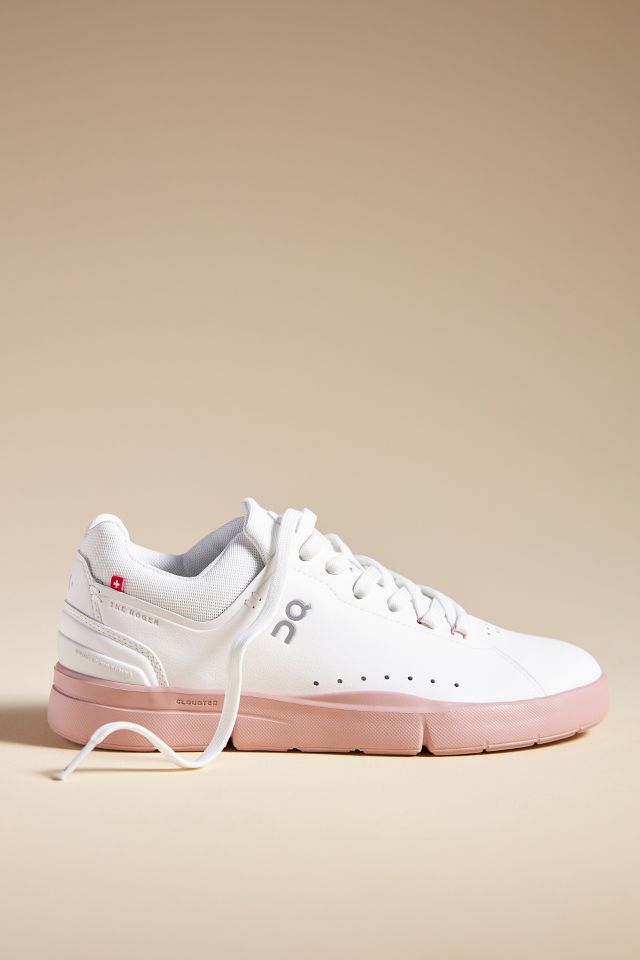 On Women's The Roger Advantage Sneakers