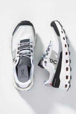 On Cloudvista Sneakers In Grey