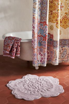Castile Tufted Cotton Rose Bath Mat