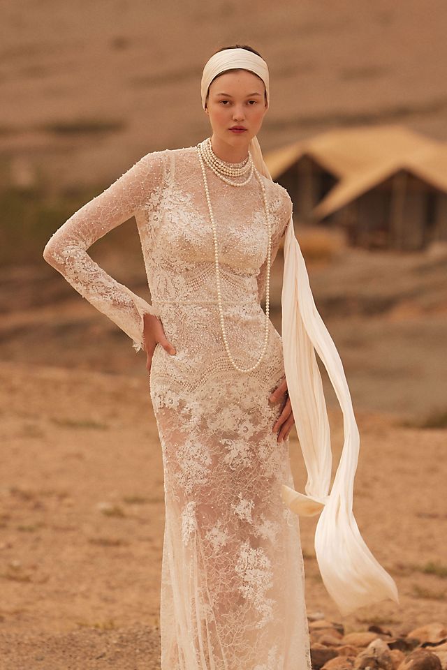 Watters – Watters Frances High-Neck Lace Sheath Wedding Gown Robes de mariée The Wedding Explorer