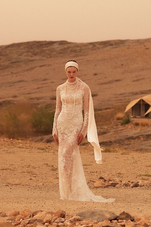 Watters – Watters Frances High-Neck Lace Sheath Wedding Gown Robes de mariée The Wedding Explorer
