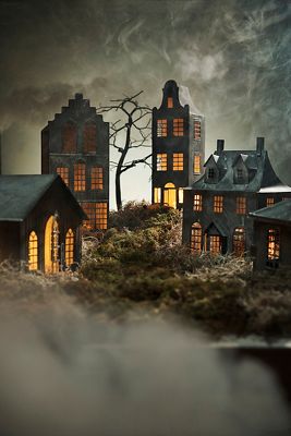 Concordville Spooky Village Chateau | AnthroLiving