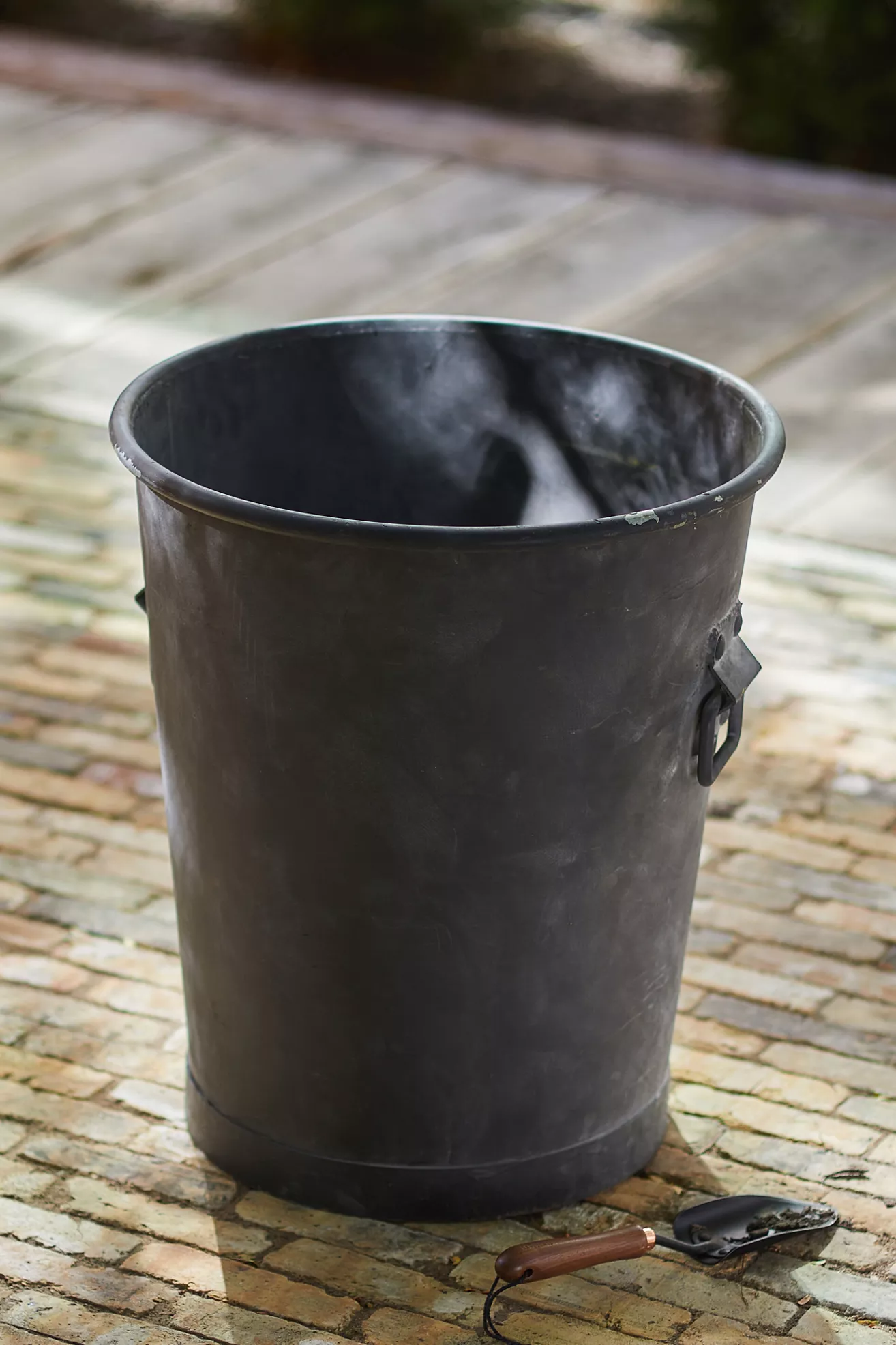 Taper Ring Handle Galvanized Planter 22" | Terrain