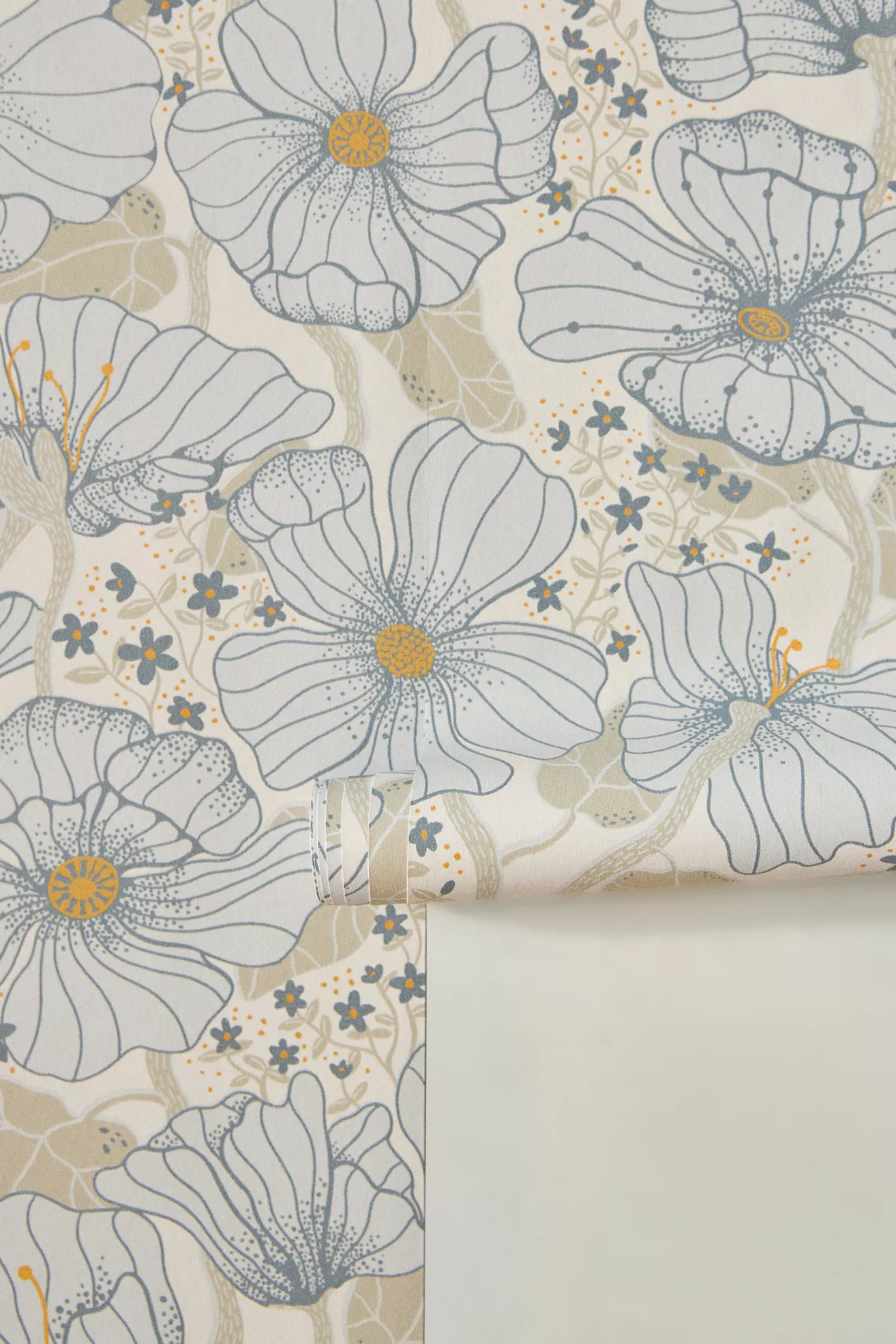 Matilda Poppy Fields Floral Wallpaper - thumbnail 9