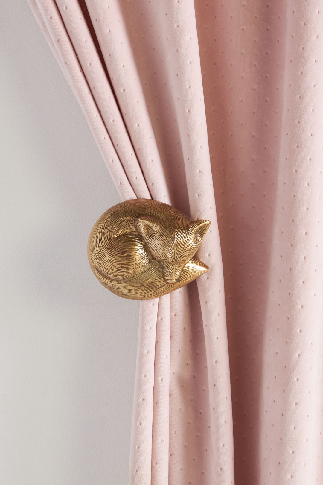 Sleeping Fox Tieback - Brass, One Size