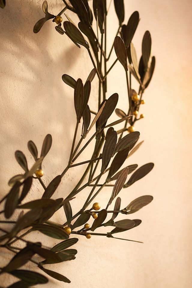 Mistletoe Iron Wreath #1