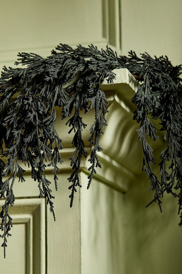 Faux Trailing Garland, Black