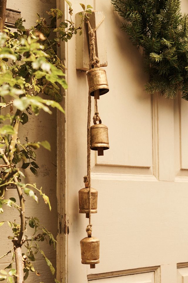 Hanging Jingle Bells – Wovenwood Interiors