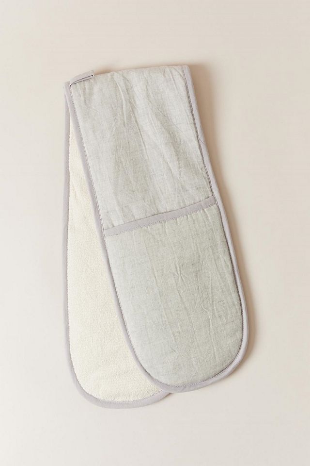 Farmhouse Oven Mitt Set - Two Medium Sized Ladies