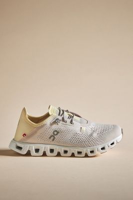 On Cloud 5 Coast Sneakers In White