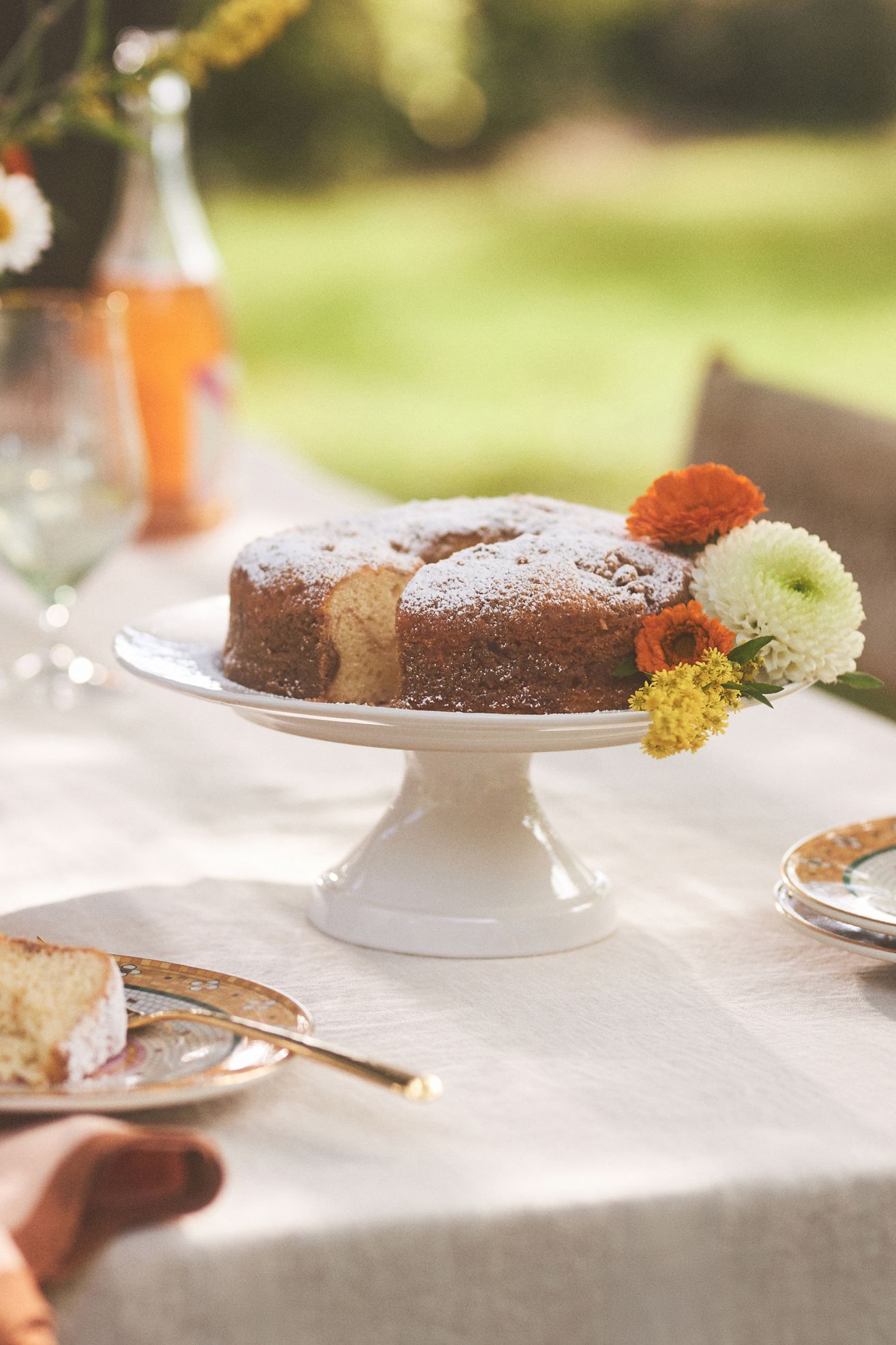 Old Havana Cake Stand - White, LARGE CAKE STAND