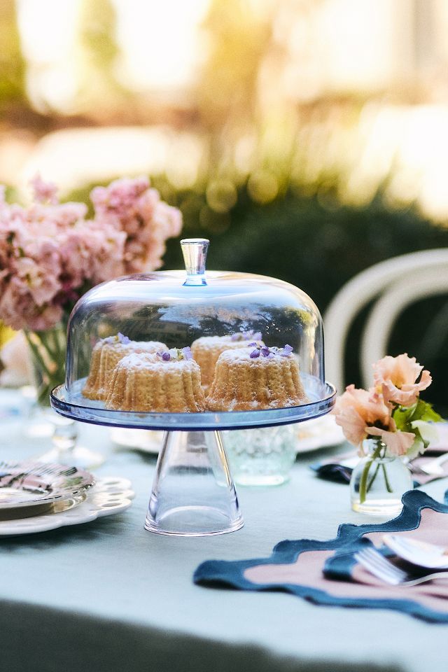 Cake stand and outlet dome