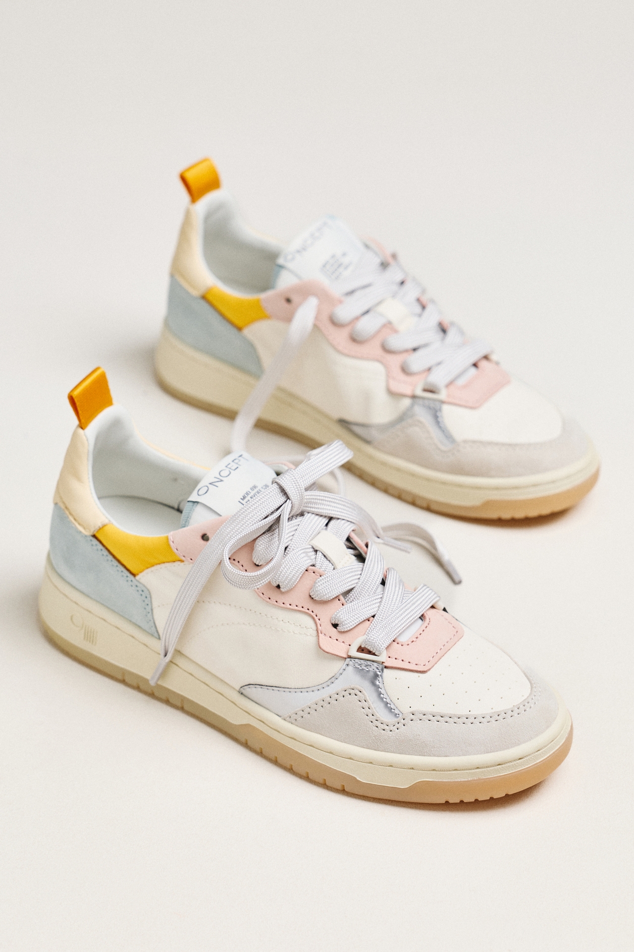 ONCEPT Phoenix Sneakers