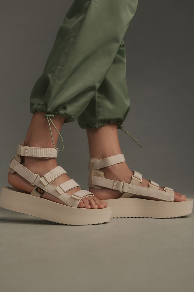 Teva flatform hot sale sandal