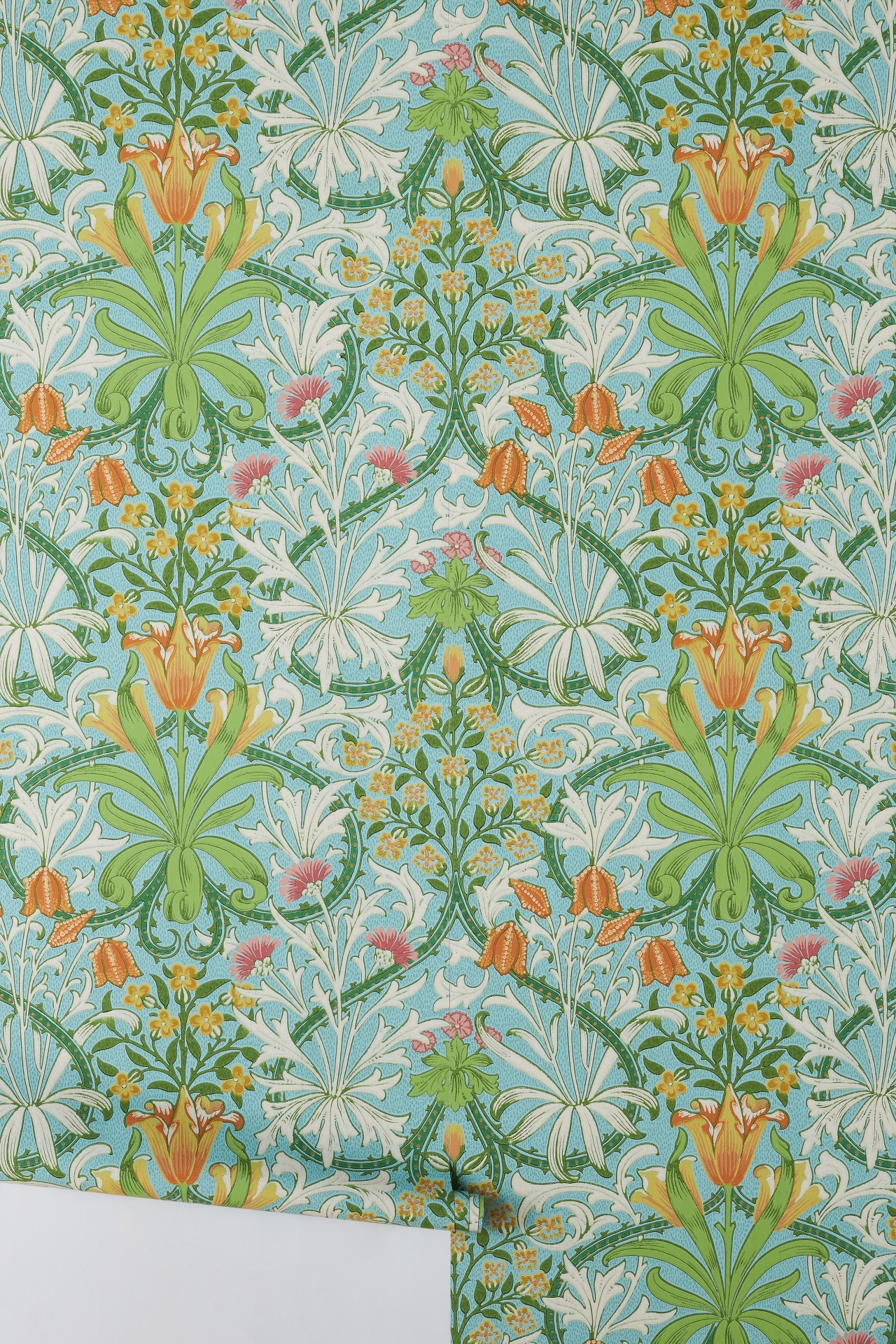 Morris & Co. Woodland Weeds Wallpaper