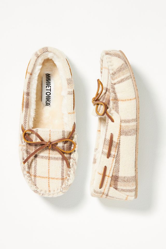 Minnetonka on sale plaid slippers