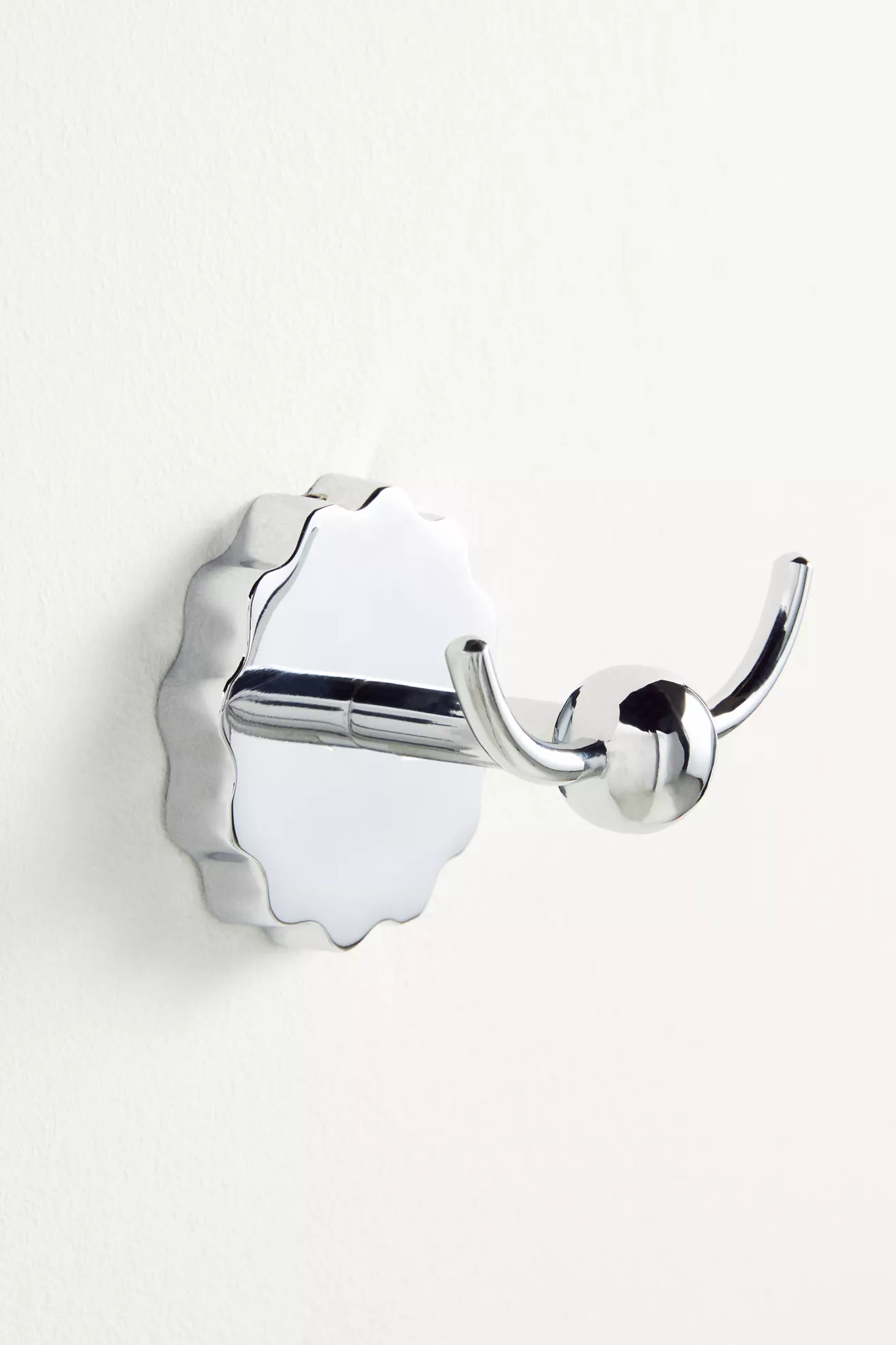 Wiggle Scalloped Brass Bath Hook - thumbnail 2
