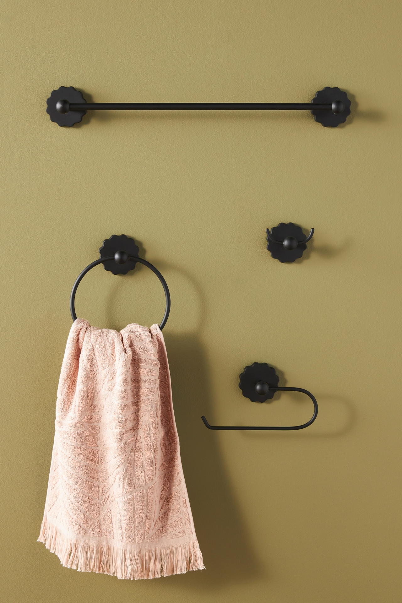 Wiggle Towel Bar