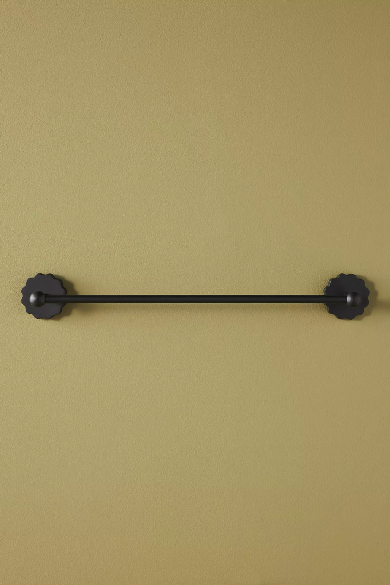 Wiggle Scalloped Towel Bar - thumbnail 9