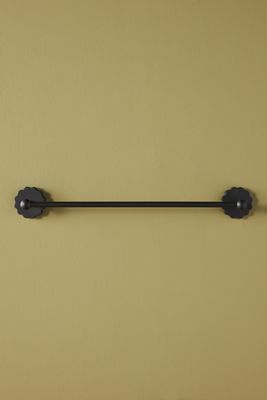 Wiggle Scalloped Towel Bar