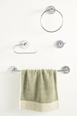 Wiggle Towel Bar