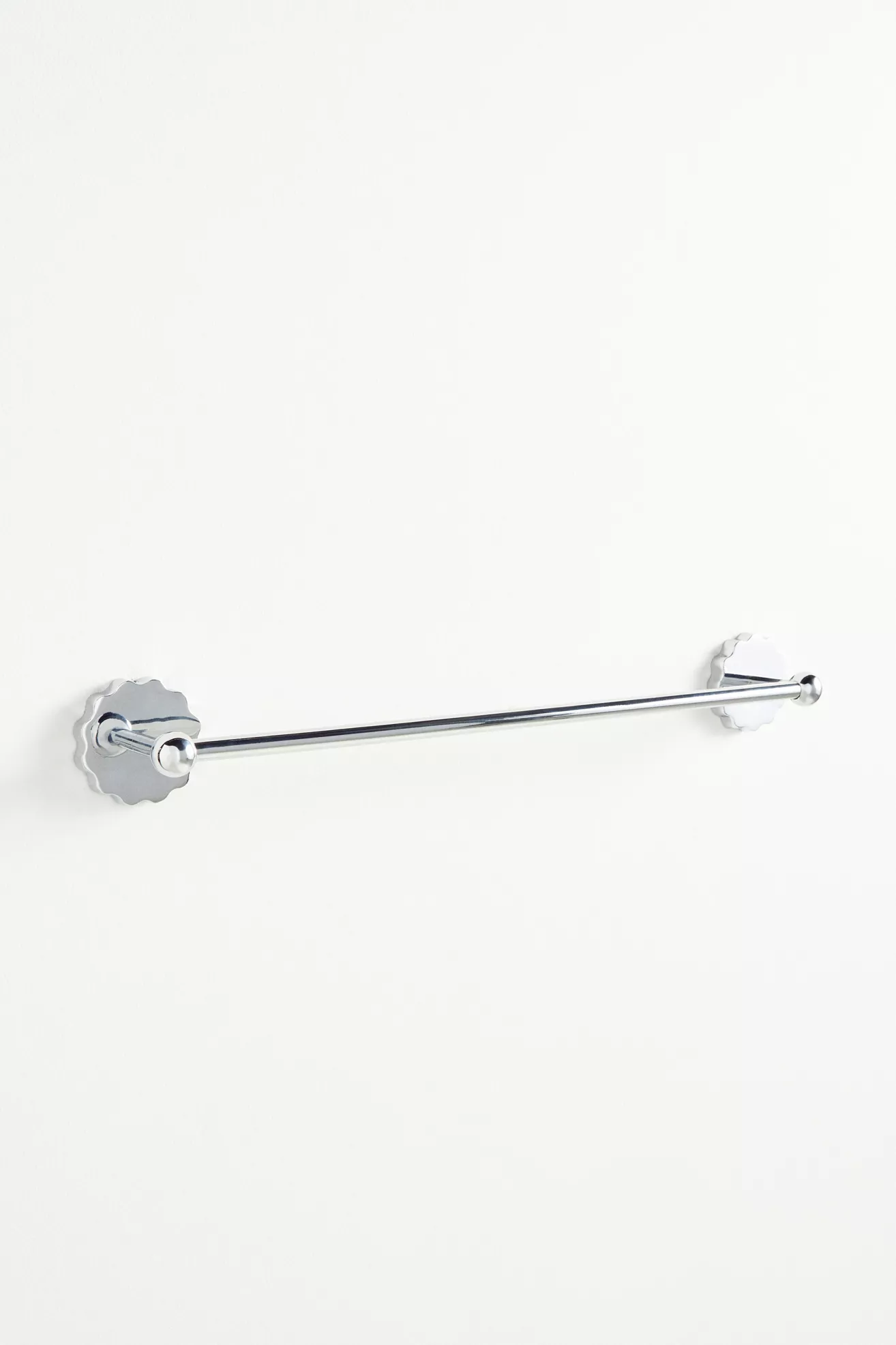 Wiggle Scalloped Towel Bar - thumbnail 4