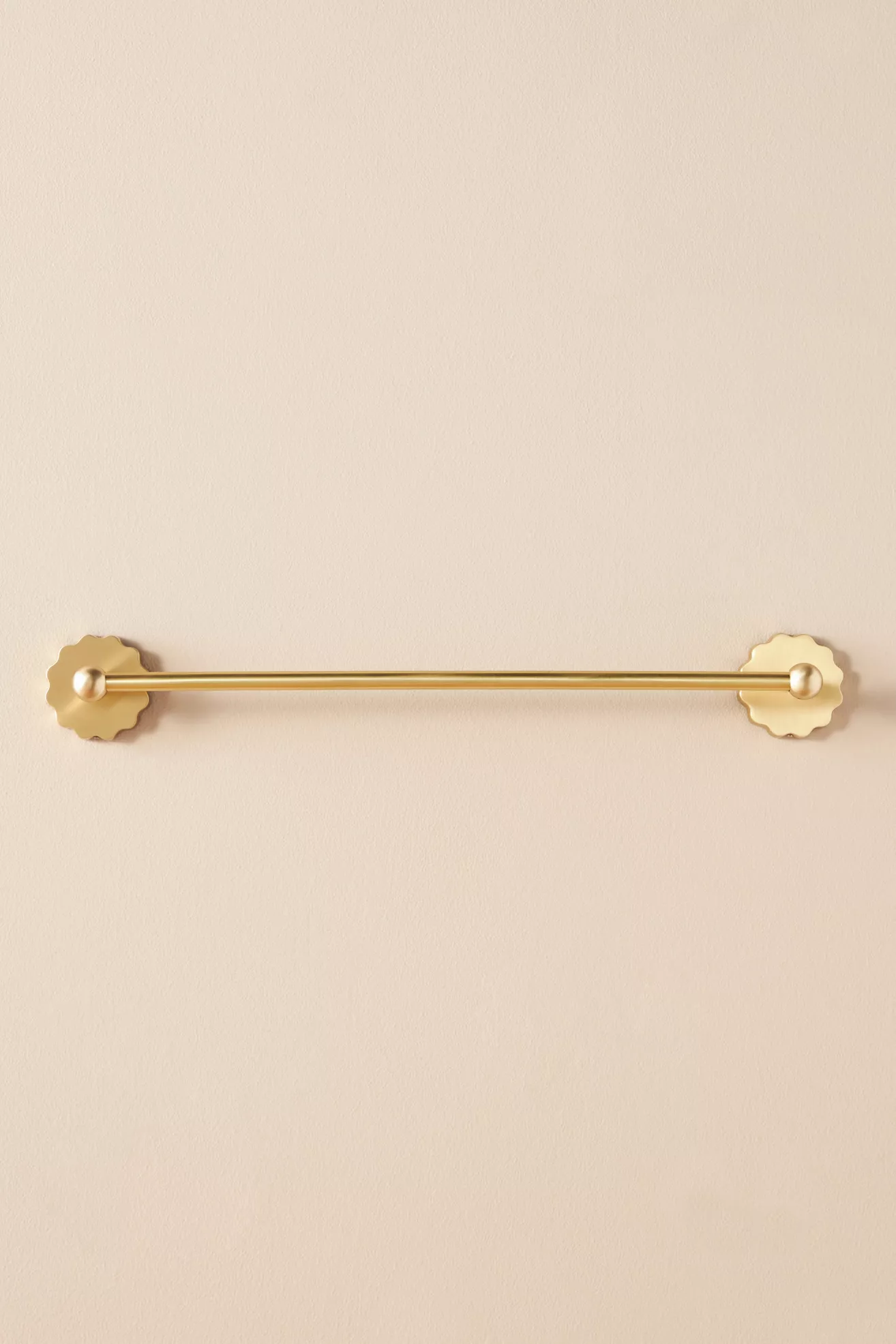 Wiggle Scalloped Towel Bar - thumbnail 6