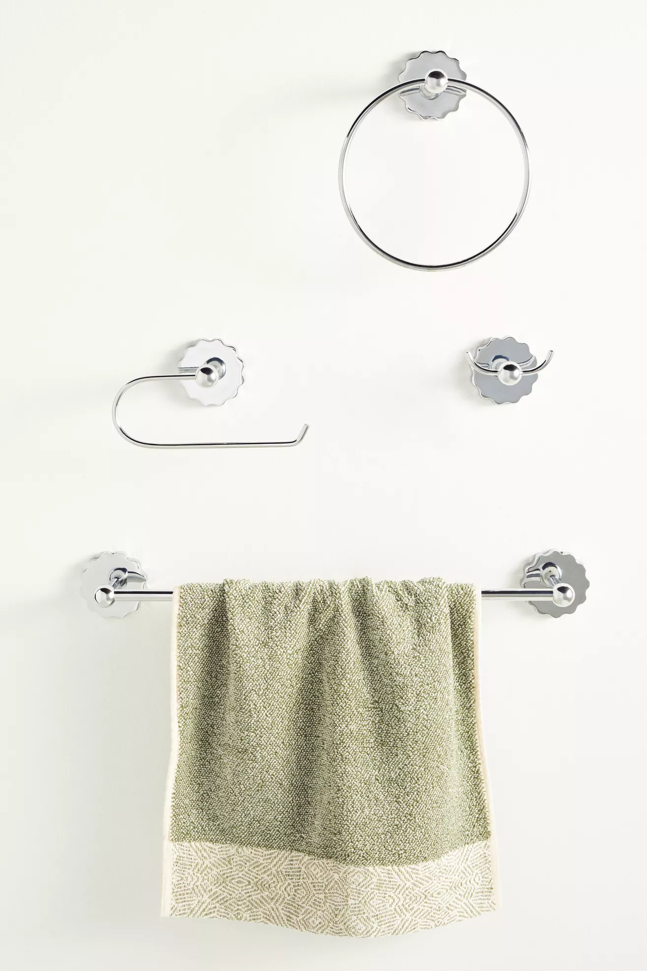 Wiggle Scalloped Towel Ring - thumbnail 4